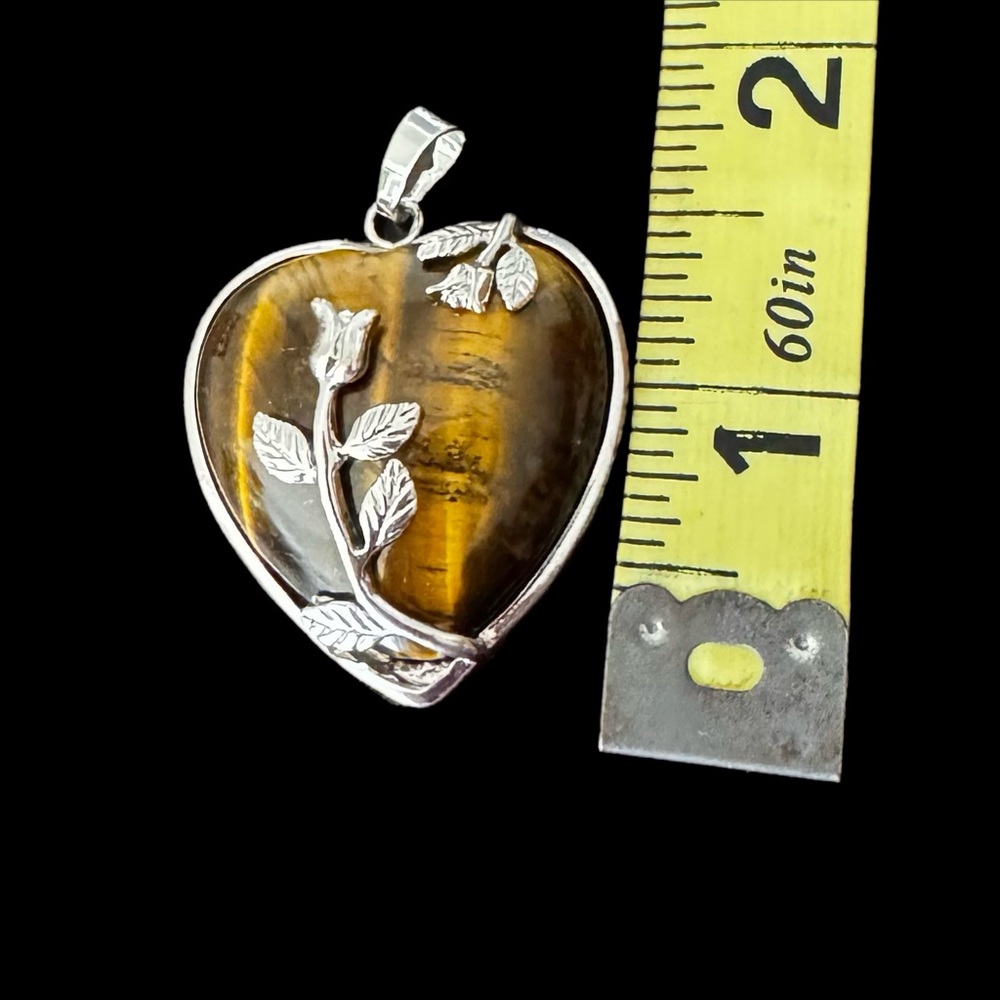 Heart-Shaped Tiger’s Eye Pendant w/ Silver Rose Detailing vintage vibes boho - Picture 3 of 4
